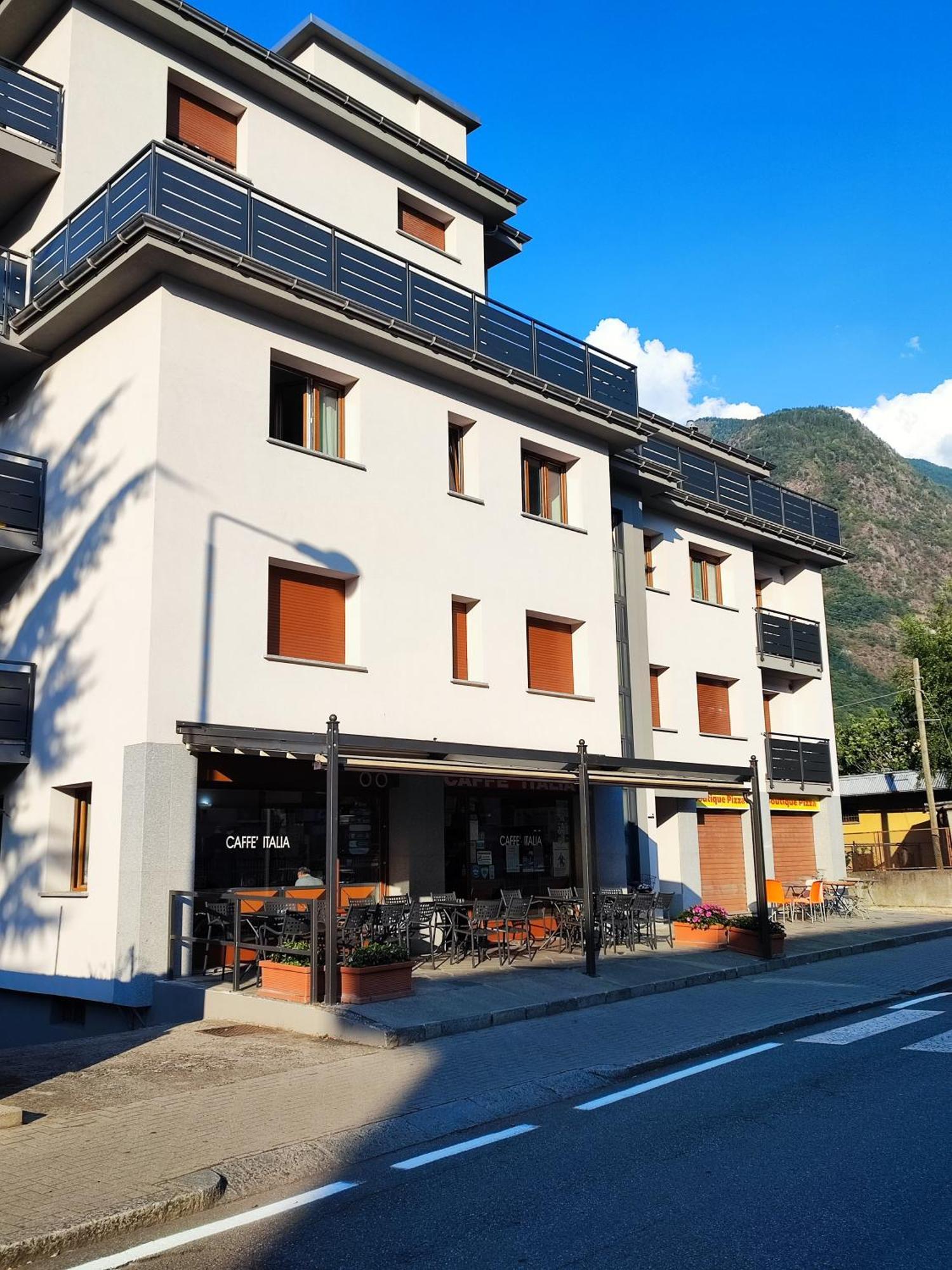 Il Girasole Apartment Tirano Ngoại thất bức ảnh